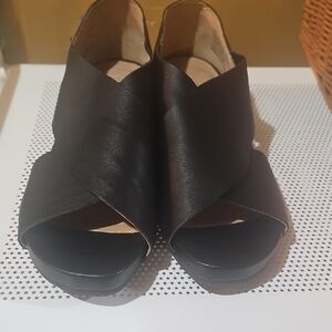 Gentle Souls Black Leather Open-Toe Women’s Sandals